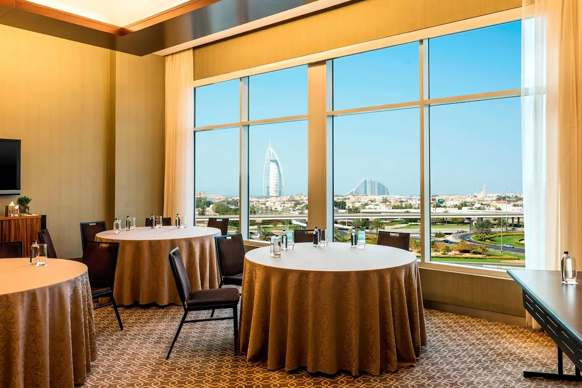 رستوران هتل شرایتون مال امارات دبی